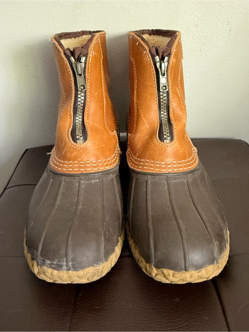 L.L. Bean Women’s 9 Bean Boots Shearling Lined Tan Leather and Rubber Sole - Picture 2 of 8